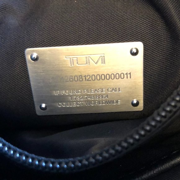 Beautiful Tumi Black Leather Handbag - practically brand new - Picture 2 of 5